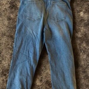 LIVERPOOL womens CROP/ cuff/jeans size 10/30 stretch distressed blue medium wash